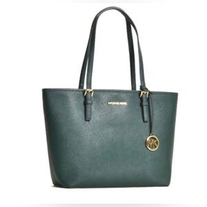 MICHEAL KORS HUNTER GREEN MEDIUM TOTE . Gently used as seen in photos
